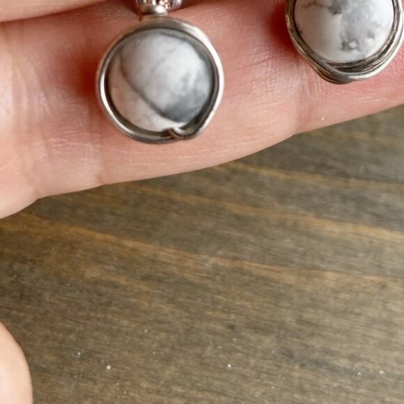 SILVER STATEMENT PLATED WIRE WRAP WHITE HOWLITE STUDS - Picture 3 of 4